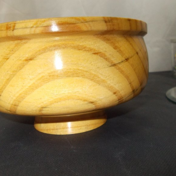 2 beautiful pine wood bowls - Picture 10 of 12
